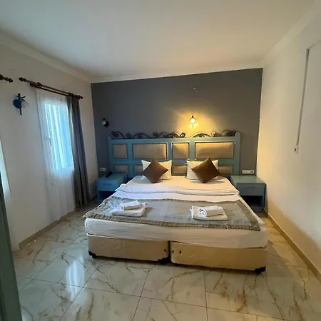 Atrium 3*
