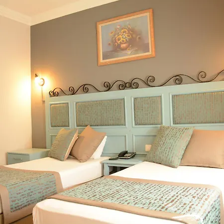 Atrium 3*