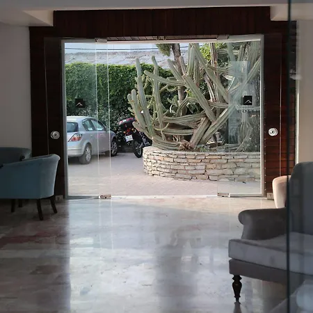Atrium Hotel