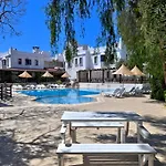 Atrium Hotel 3*