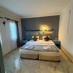 Atrium 3*