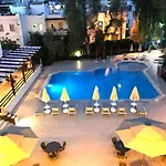 Atrium 3*