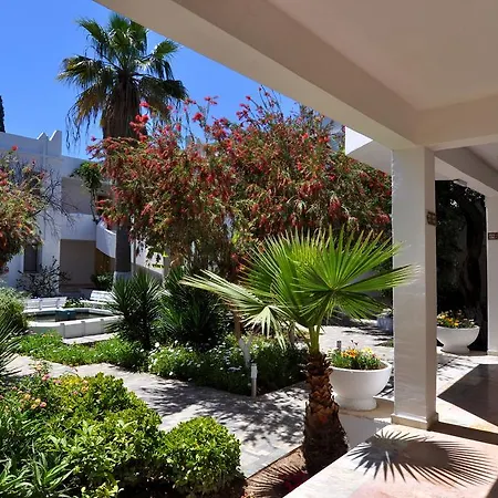 Atrium 3*